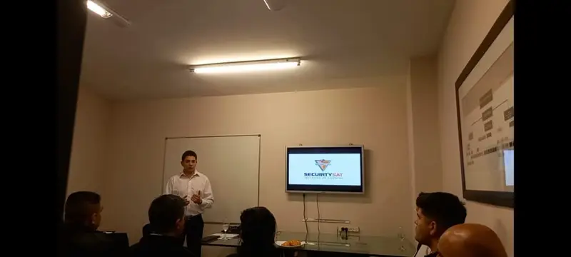 Personal de SECURITYSAT en capacitación y operativos (13 de 15)